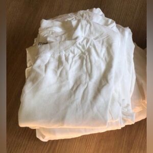 📳 Assorted White Tee Shirts